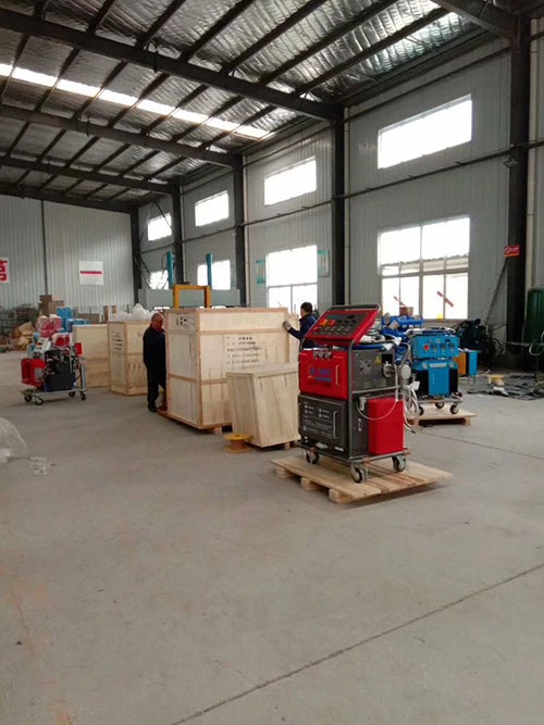 酸堿污水池防腐 施工需要定制聚脲噴涂機嗎?(圖2) 徐州市客戶防腐防水聚脲噴涂機設(shè)備