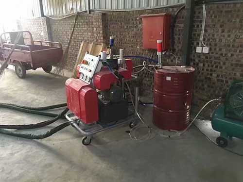 鎮江周邊電廠煙囪聚脲防腐噴涂施工(圖2) 防腐聚脲噴涂設備施工案例