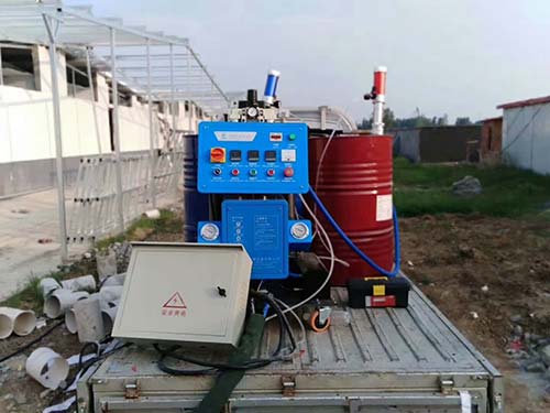 怎么用發(fā)泡聚氨酯材料做保溫嗎(圖1) 發(fā)泡聚氨酯材料的施工設(shè)備