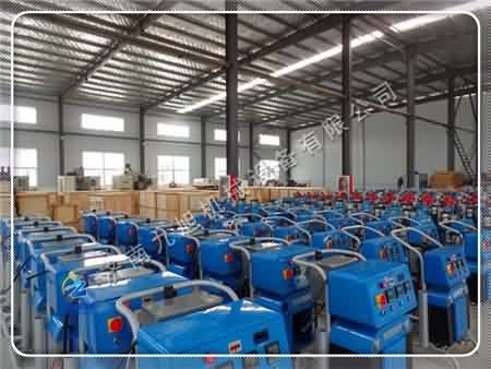 聚氨酯發泡機是怎樣制成的呢(圖1) 聚氨酯發泡機是怎樣制成的呢